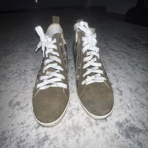 Steve Madden lift high tops GREAT